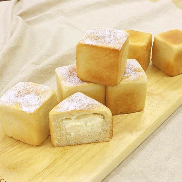 スペルト小麦で作る キューブクリームチーズパン マルサンレシピ パン お菓子の材料 器具専門店 マルサンパントリー